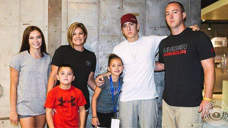 Eminem incontra fan malati grazie all´associazione Make A Wish