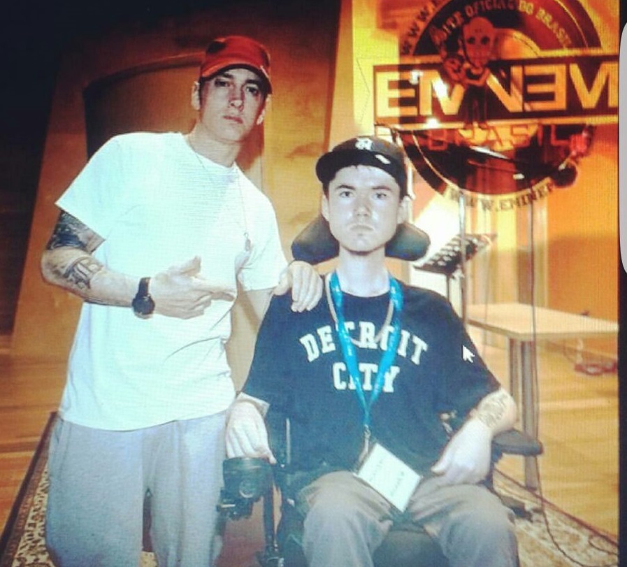 Eminem incontra fan malati grazie all´associazione Make A Wish