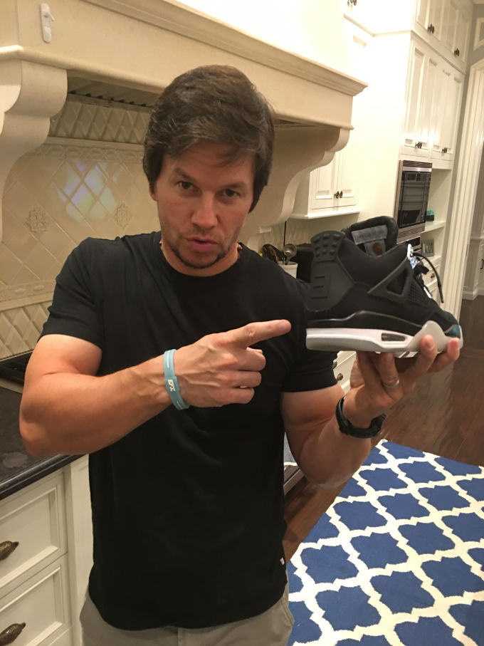 Mark Wahlberg è uno degli acquirenti delle Sneakers di Eminem