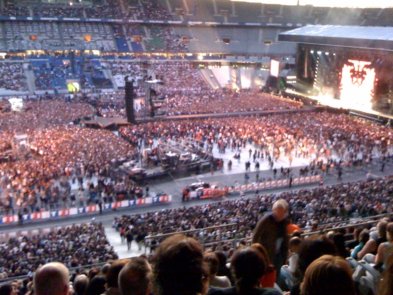 Eminem in concerto allo Stade de France: Voli, Treni, Hotel e Tanto Altro!
