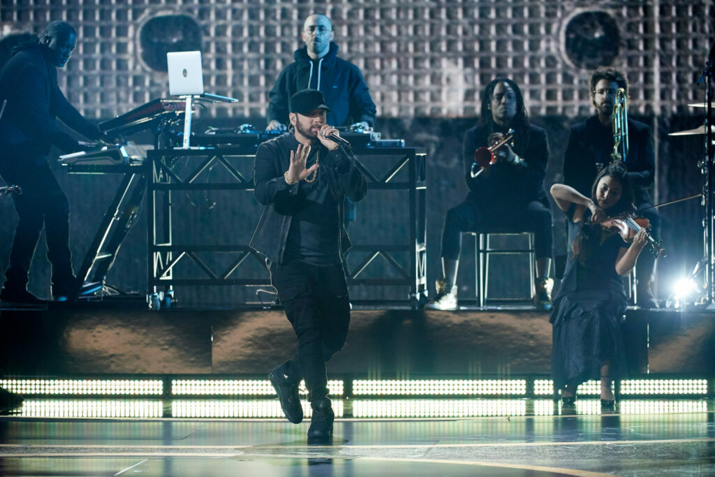 Eminem racconta la sua decisione di partecipare agli Oscar diciassette anni dopo la vittoria Eminem racconta la sua decisione di partecipare agli Oscar diciassette anni dopo la vittoria