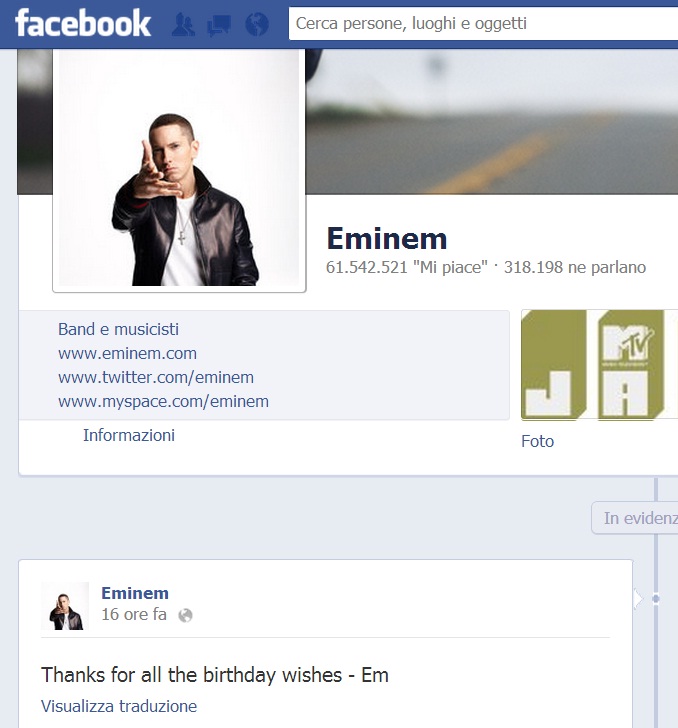 Eminem ringrazia i fans su Facebook