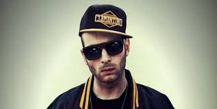 Clementino propone la versione italiana di "Rap God" di Eminem