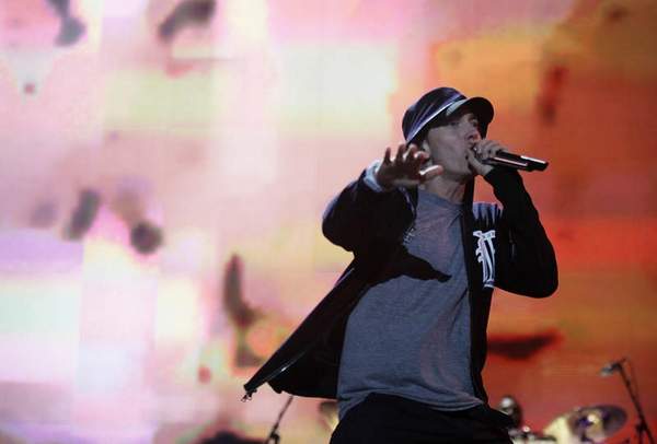 Glee costretta a dire no a Eminem