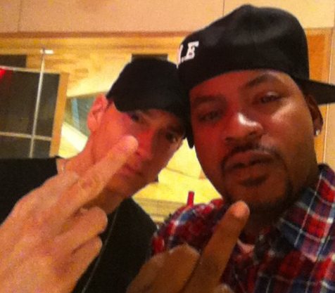 Bottom´s Up promo video con Eminem