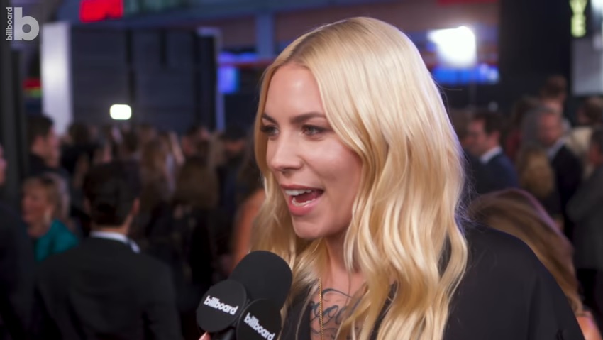 Skylar Grey parla dell´esibizione con Eminem e di ´Walk on Water´