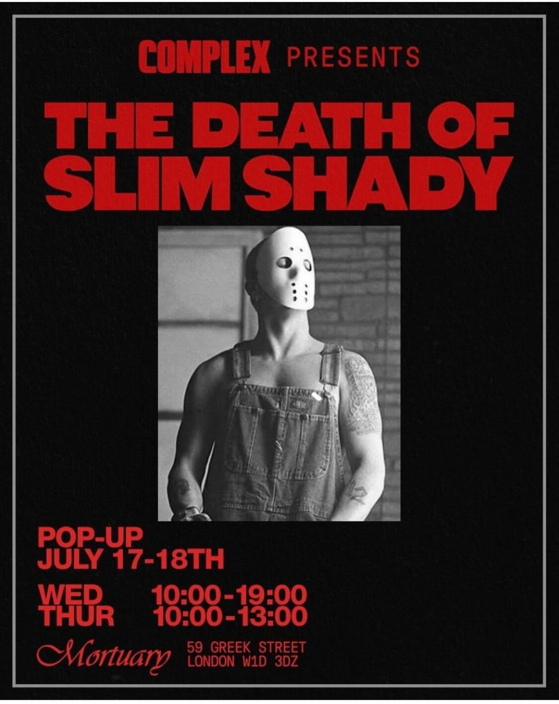 Eminem si presenta a sorpresa al pop-up store di Londra di The Death of Slim Shady
